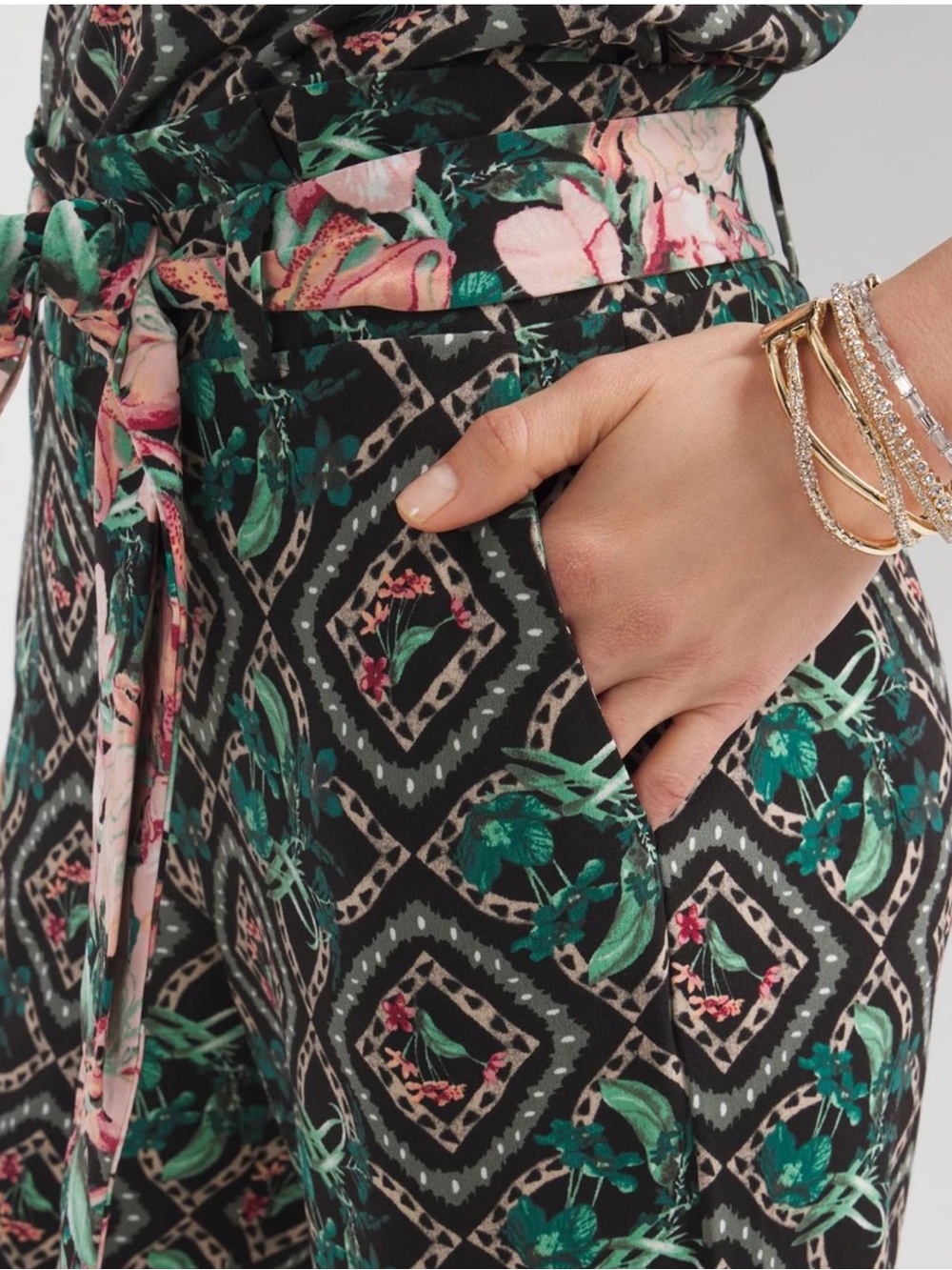 White House Black Market Black Floral Geo Wide-Leg Pants